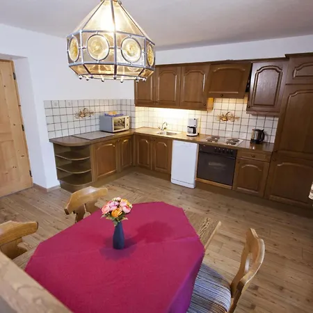 Schloss Naudersberg 1 In By Interhome Apartamento Nauders
